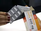 Imagen de una caja de ibuprofeno.