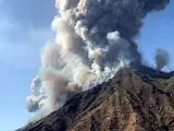 Fotografía de la erupción del volcán Stromboli el 3 de julio de 2019.