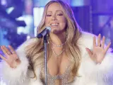 Mariah Carey interpretando su mítico éxito 'Hero' en Nueva York.