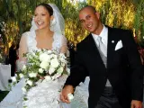 <p>Los dos primeros matrimonios de Jennifer Lopez no duraron mucho. El segundo, por ejemplo, se terminó tras estar nueve meses casada con el bailarín que conoció grabando el videoclip de 'Love Don't Cost a Thing'.</p>