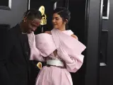 Travis Scott y Kylie Jenner en la gala de los Grammy 2019.