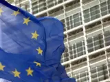 Bandera de la UE frente a la sede de la CE