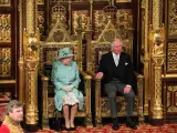 La reina Isabel II y el príncipe Carlos, el pasado jueves en Westminster.