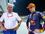 Helmut Marko, asesor deportivo de Red Bull, y Max Verstappen, piloto.
