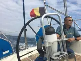 Rafael Lambi&eacute;s, en su barco 'Isla de Pascua'.