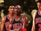 Michael Jordan y Scottie Pippen, junto a Toni Kukoc