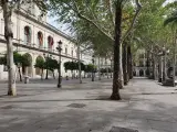 Imagen de la Plaza Nueva, con el Ayuntamiento de Sevilla, completamente vacía durante el estado de alarma por el coronavirus