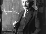 Albert Einstein durante una conferencia en Viena en 1921.Foto Ferdinand Schmutzer. Wikimedia Commons