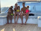Cristiano Ronaldo, Georgina Rodríguez y sus hijos, en su yate