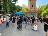 Restauradores del barrio de Gràcia de Barcelona se manifiestan en la plaza de la Vila para pedir más terrazas, este miércoles 12 de agosto de 2020.