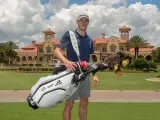 Gareth Bale, con su bolsa de palos de golf