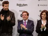 El jugador del Barça e impulsor de la nueva Copa Davis, junto al alcalde de Madrid y la presidenta de la Comunidad de Madrid.