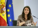 DVD1023 (13/10/2020) La ministra de igualdad Irene Montero habla durante la rueda de prensa posterior al consejo de ministros en el palacio de la Moncloa en Madrid.