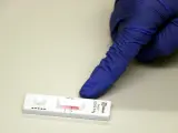 Un test rápido de antígenos con resultado negativo.