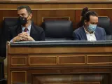 Pedro S&aacute;nchez y Pablo Iglesias, durante el debate de la moci&oacute;n de censura.EP