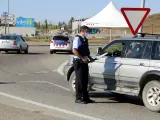 Control policial de acceso a la comarca del Segri&agrave; (Lleida) durante su confinamiento perimetral, el pasado mes de julio.