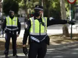 La Policía Local de Granada realiza controles de tráfico en los accesos de la ciudad debido al cierre perimetral.