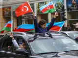 Azeríes celebran en Bakú la captura por parte de Azerbaiyán de la ciudad de Shushi, o Shushá, en Nagorno Karabaj.