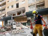 Una vivienda de la localidad alicantina de Torrevieja ha registrado esta madrugada una fuerte explosi&oacute;n de gas que ha arrasado con la tabiquer&iacute;a y ha obligado a desalojar a los vecinos del edificio.