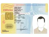 En España, se incorpora un chip al DNI, convirtiéndolo en el primer documento de identidad electrónico español.