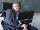 Fallece el físico teórico, astrofísico, cosmólogo y divulgador científico británico Stephen Hawking, tras 55 años sufriendo ELA.