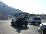 Largas colas en la frontera con Gibraltar tras el anuncio del Gobierno