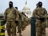 Miembros de la Guardia Nacional de Nueva York, junto al Capitolio, en Washington DC (EE UU).
