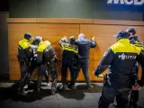 Detenciones en Rotterdam tras los disturbios.