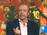 Josep Pedrerol, visiblemente enfado en el programa 'El chiringuito'.