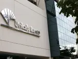 Fachada de una sede de Unicaja Banco.
