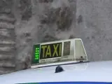 Imagen de archivo de la luz de un taxi