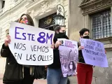 Pancartas del Sindicato de Estudiantes Libres y Combativas sobre las concentraciones feministas del 8M.