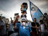 Seguidores de Maradona realizan una marcha en Buenos Aires.
