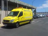 Archivo - Ambulancia del SUC en el Hospital Doctor José Molina Orosa en Lanzarote