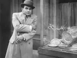 Imposible disociar la imagen de Robinson –brusquedad, gabardina y sombrero de fieltro– de la que Capone cultivó. Si bien Rico, el pequeño César del filme que lanzó el género gangsteril, bebía de un predecesor: Sam Cardinelli.