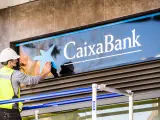 Una antigua sucursal de Bankia, con la identidad corporativa de Caixabank
