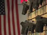 Venta de armas en un local de EE UU.