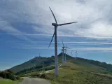 Archivo - Molinos de viento en el monte Oiz (Bizkaia)