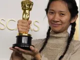 Se cumplieron las previsiones. Nomadland ha sido la gran triunfadora de los Oscar 2021, tal y como parecía asegurado a medida que la película de Chloé Zhao fue acumulando trofeos en una larga temporada de premios marcada por la pandemia.