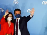 El líder del PP, Pablo Casado, junto a la presidenta de la Comunidad de Madrid, Isabel Díaz Ayuso.
