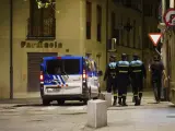 La Policía Local patrulla la zona de la Plaza de San Justo de Salamanca tras el cierre de la hostelería