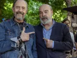 Miguel Rellán y Antonio Resines en el rodaje de 'Sentimos las molestias'