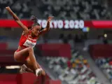 Ana Peleteiro en las rondas preliminares de triple salto femenino durante los Juegos Ol&iacute;mpicos 2020.