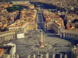 Se trata de un enclave situado dentro de la ciudad de Roma que cuenta con una población de 1.000 personas, lo que supone el 100% de los habitantes del Estado.