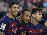 Una de la etapas donde más feliz fue Messi como jugador fue cuando coincidieron en el club dos de sus grandes amigos, el uruguayo Luis Suárez y el Brasileño Neymar. Los tres conformaron un tridente de ataque letal para muchos de sus rivales.