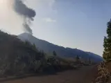 El volc&aacute;n de La Palma vuelve a emitir lava