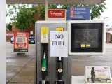 Una gasolinera fuera de servicio por falta de abastecimiento de combustible, en Londres, Reino Unido.