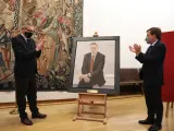 Ana Botella y el actual alcalde José Luis Martínez Almeida en el acto de inauguración de los nuevos retratos de los alcaldes de Madrid.