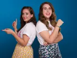 Carolina Iglesias y Victoria Martín, conductoras de 'Estirando el chicle'.