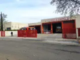 Puertas rotas en el parque de bomberos de Torrejón de Ardoz, Madrid
